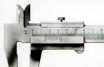 Назовите измеренное значение штангенциркулем в мм до десятых. Шаг делений 0.1 мм
