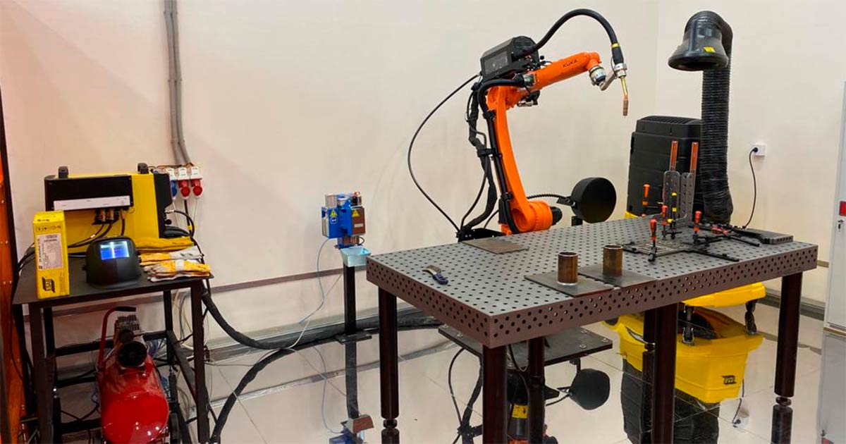 Промышленные роботы в университете