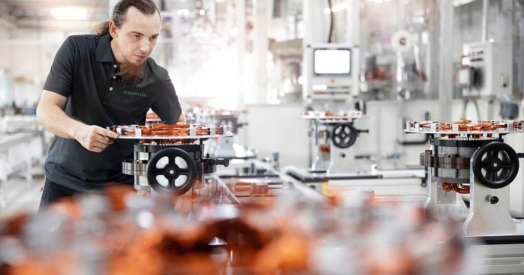Проект AgiloDrive2: компания Schaeffler продвигает гибкое цифровое производство электродвигателей